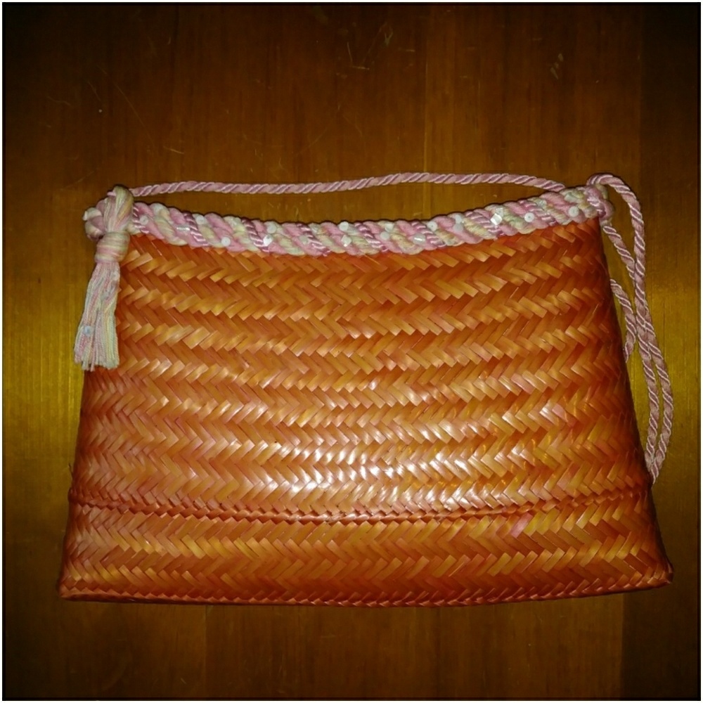 🌼Pink Rattan Shoulder Bag
